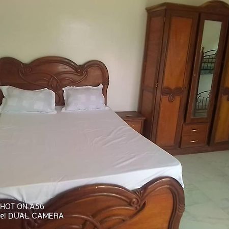 Villa Diambars Sali Tapé Exteriör bild