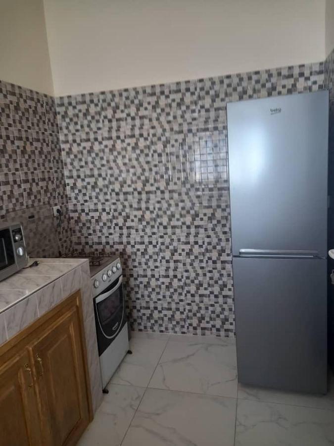 Villa Diambars Sali Tapé Exteriör bild