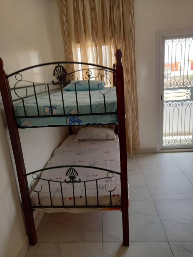 Villa Diambars Sali Tapé Exteriör bild