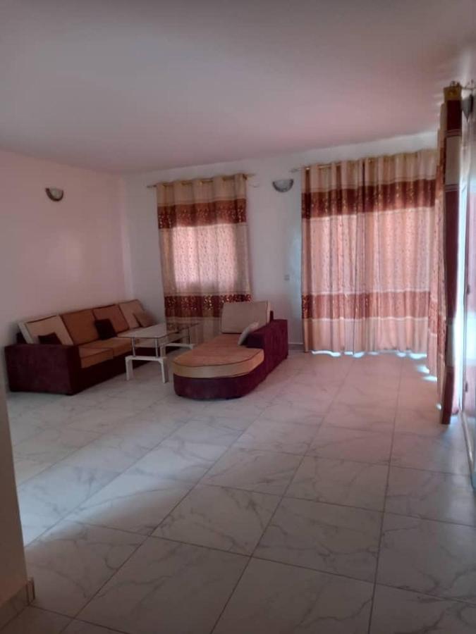 Villa Diambars Sali Tapé Exteriör bild